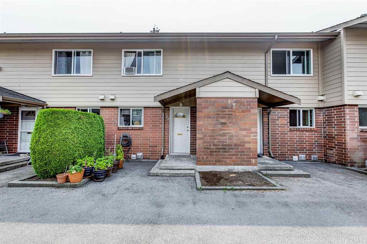 Main Photo: 122 10732 GUILDFORD Drive in Surrey: Guildford Townhouse for sale in "GUILDFORD CLOSE" (North Surrey)  : MLS®# R2194736
