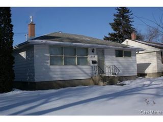 Photo 2: 1008 WALKER Street in Regina: Rosemont Single Family Dwelling for sale (Regina Area 02)  : MLS®# 523318