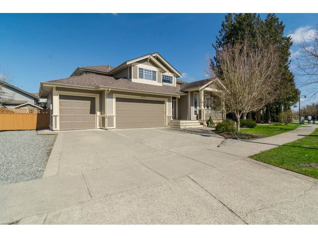 Main Photo: 16757 61 AVENUE in : Cloverdale BC House for sale : MLS®# R2151622