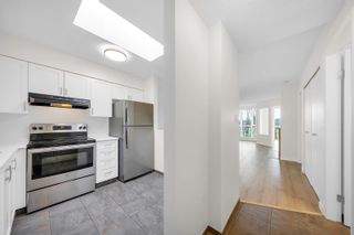 Photo 3: PH7 4838 FRASER Street in Vancouver: Fraser VE Condo for sale in "FRASERVIEW COURT" (Vancouver East)  : MLS®# R2753599