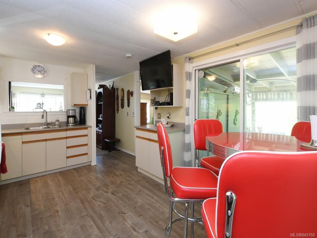 Photo 9: Photos: 5 2615 Otter Point Rd in Sooke: Sk Broomhill Manufactured Home for sale : MLS®# 845766