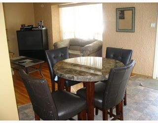 Photo 3: 585 GAREAU Street in WINNIPEG: St Boniface Residential for sale (South East Winnipeg)  : MLS®# 2802222