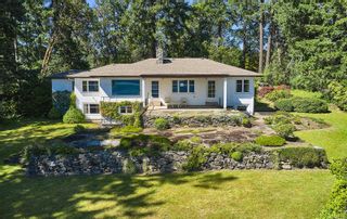 Photo 3: 565 Towner Park Rd in North Saanich: NS Deep Cove House for sale : MLS®# 911735