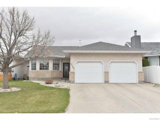 Photo 1: 8092 STRUTHERS Crescent in Regina: Westhill Single Family Dwelling for sale (Regina Area 02)  : MLS®# 607013