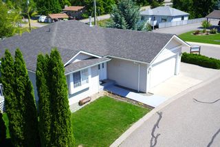 Photo 2: #8 801 NE 20th Street in Salmon Arm: House for sale : MLS®# 10118521