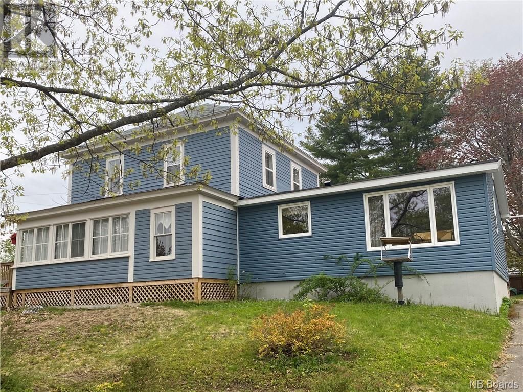 Main Photo: 1 Parkwood Drive in St. Stephen: House for sale : MLS®# NB087119