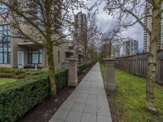 Photo 10: TH3 2355 MADISON Avenue in Burnaby: Brentwood Park Townhouse for sale in "OMA" (Burnaby North)  : MLS®# R2149586