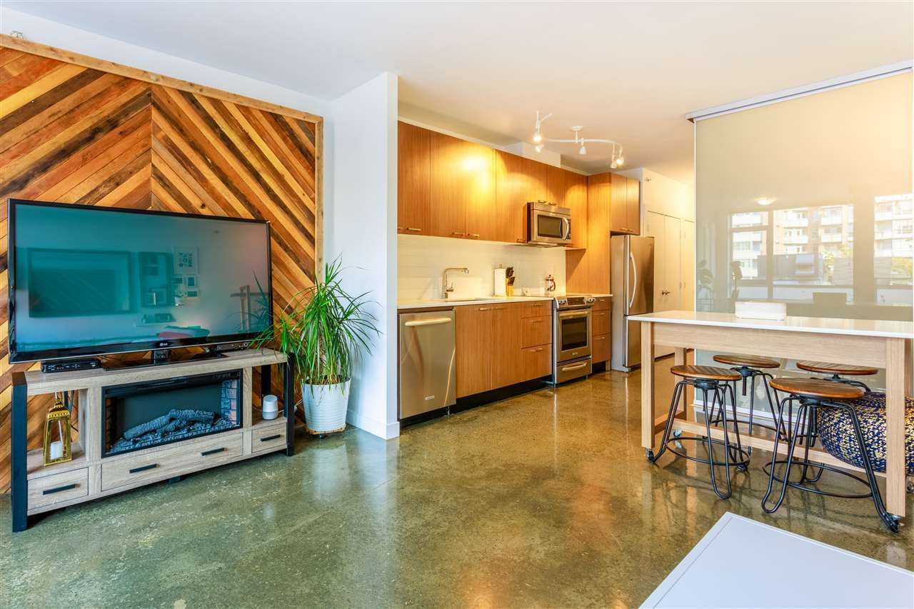 Photo 9: Photos: 412 221 UNION Street in Vancouver: Strathcona Condo for sale in "V6A" (Vancouver East)  : MLS®# R2413174