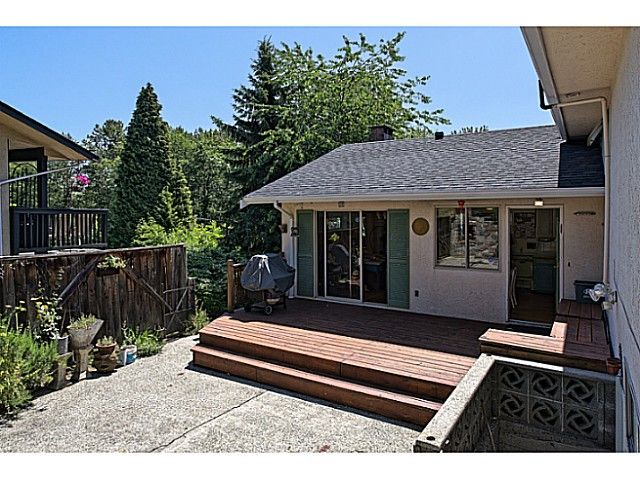 Photo 16: Photos: 1034 HEYWOOD Street in North Vancouver: Calverhall House for sale : MLS®# V1129875