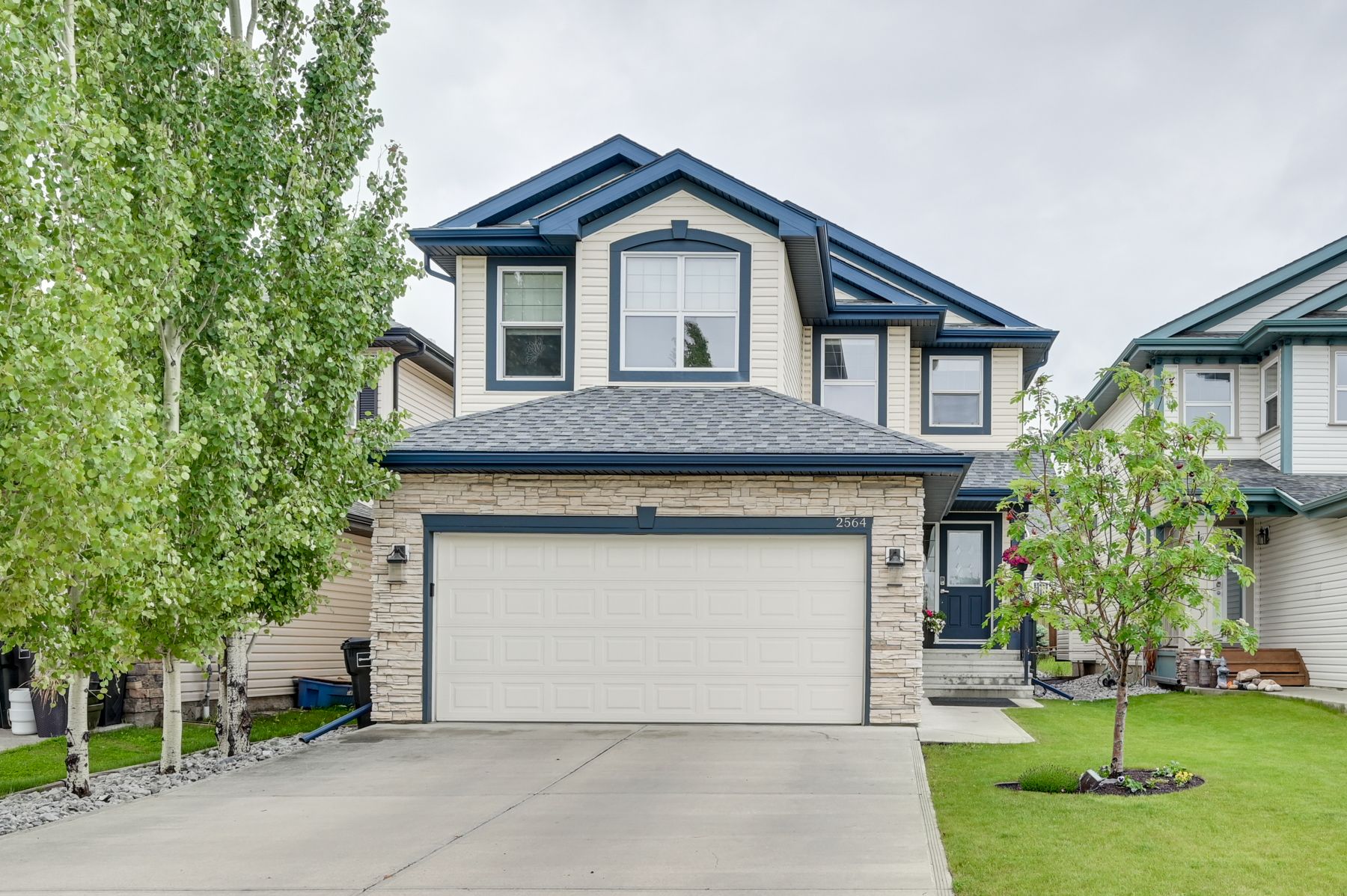 Main Photo: 2564 Hanna Crescent NW in Edmonton: House for sale