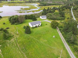 Photo 4: 3920 Lawrencetown Road in Lawrencetown: 31-Lawrencetown, Lake Echo, Port Residential for sale (Halifax-Dartmouth)  : MLS®# 202318463