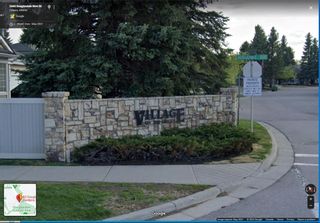 Photo 1: 53 Douglasbank Gardens SE in Calgary: Douglasdale/Glen Semi Detached (Half Duplex) for sale : MLS®# A1233119