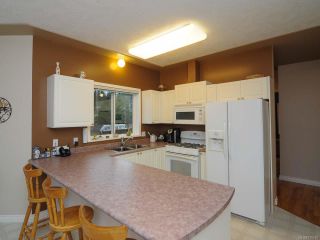 Photo 6: 201 2727 1st St in COURTENAY: CV Courtenay City Row/Townhouse for sale (Comox Valley)  : MLS®# 716740