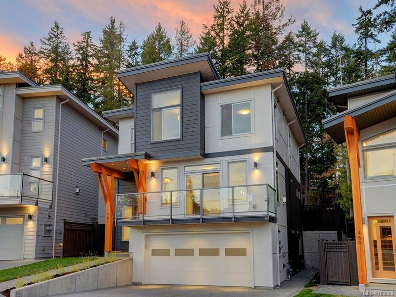 FEATURED LISTING: 462 Regency Pl Colwood