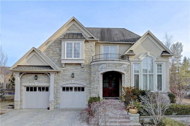 Main Photo: 678 St.Nicholas Court in Mississauga: Lorne Park Freehold for sale : MLS®# W4073974