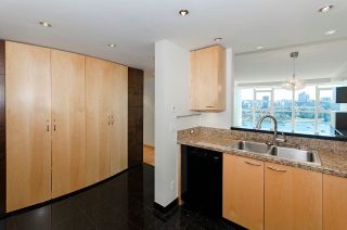 Photo 9: 2103 388 DRAKE Street in Vancouver: Yaletown Condo for sale in "Governor's Tower" (Vancouver West)  : MLS®# R2674202