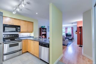 Photo 9: 208 38 SEVENTH AVENUE in New Westminster: GlenBrooke North Condo for sale : MLS®# R2383369
