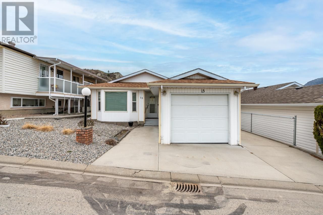 Main Photo: 3096 SOUTH MAIN Street Unit# 15 in Penticton: House for sale : MLS®# 201189