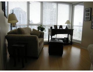 Photo 3: 1907 1199 SEYMOUR Street in Vancouver: Downtown VW Condo for sale in "BRAVA" (Vancouver West)  : MLS®# V742072