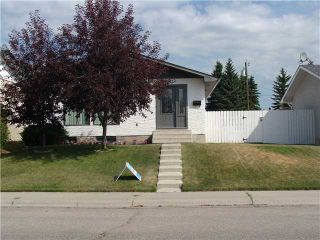 Photo 1: 312 PENWORTH Way SE in CALGARY: Penbrooke Residential Detached Single Family for sale (Calgary)  : MLS®# C3629226