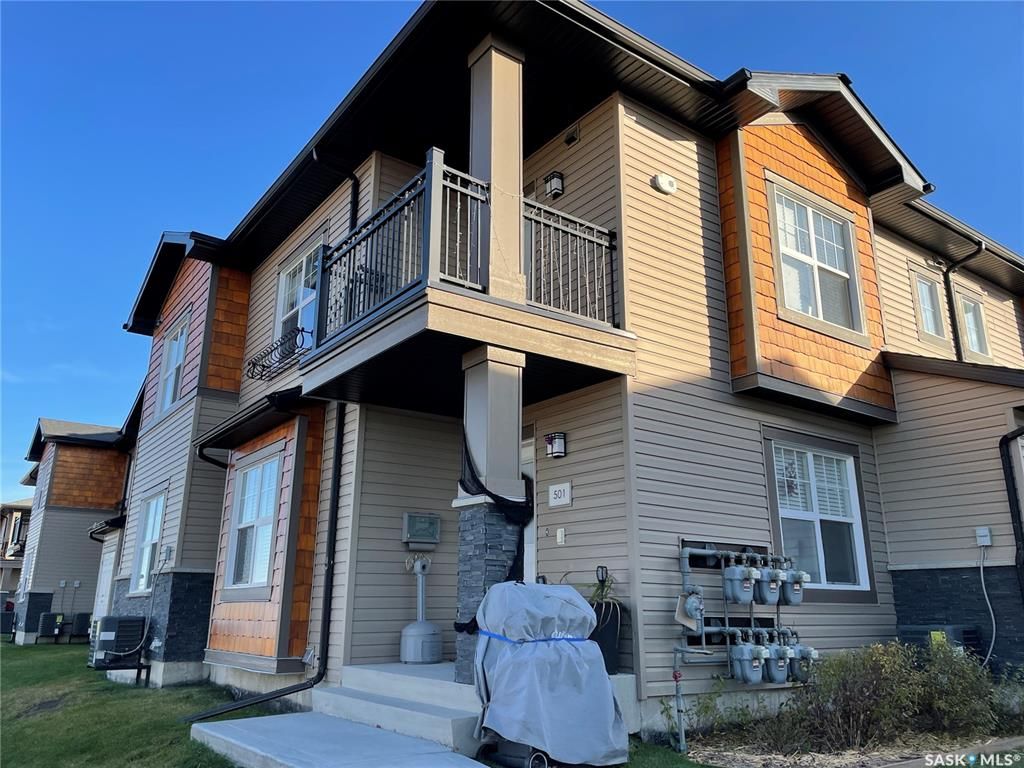 Main Photo: 501 1015 Patrick Crescent in Saskatoon: Willowgrove Residential for sale : MLS®# SK912155