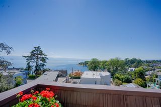 Photo 2: 1926 Crescent Rd in Oak Bay: OB Gonzales House for sale : MLS®# 911713
