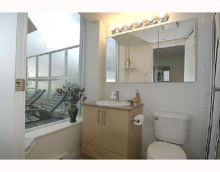 Photo 8: 2405 550 TAYLOR Street in Vancouver: Downtown VW Condo for sale in "THE TAYLOR" (Vancouver West)  : MLS®# V699646