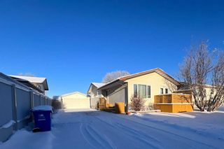 Photo 1: 162 Cochrane Crescent: Fort McMurray Detached for sale : MLS®# A2101797