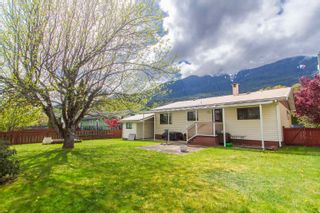 Photo 18: 41842 BIRKEN Road in Squamish: Brackendale House for sale : MLS®# R2878332