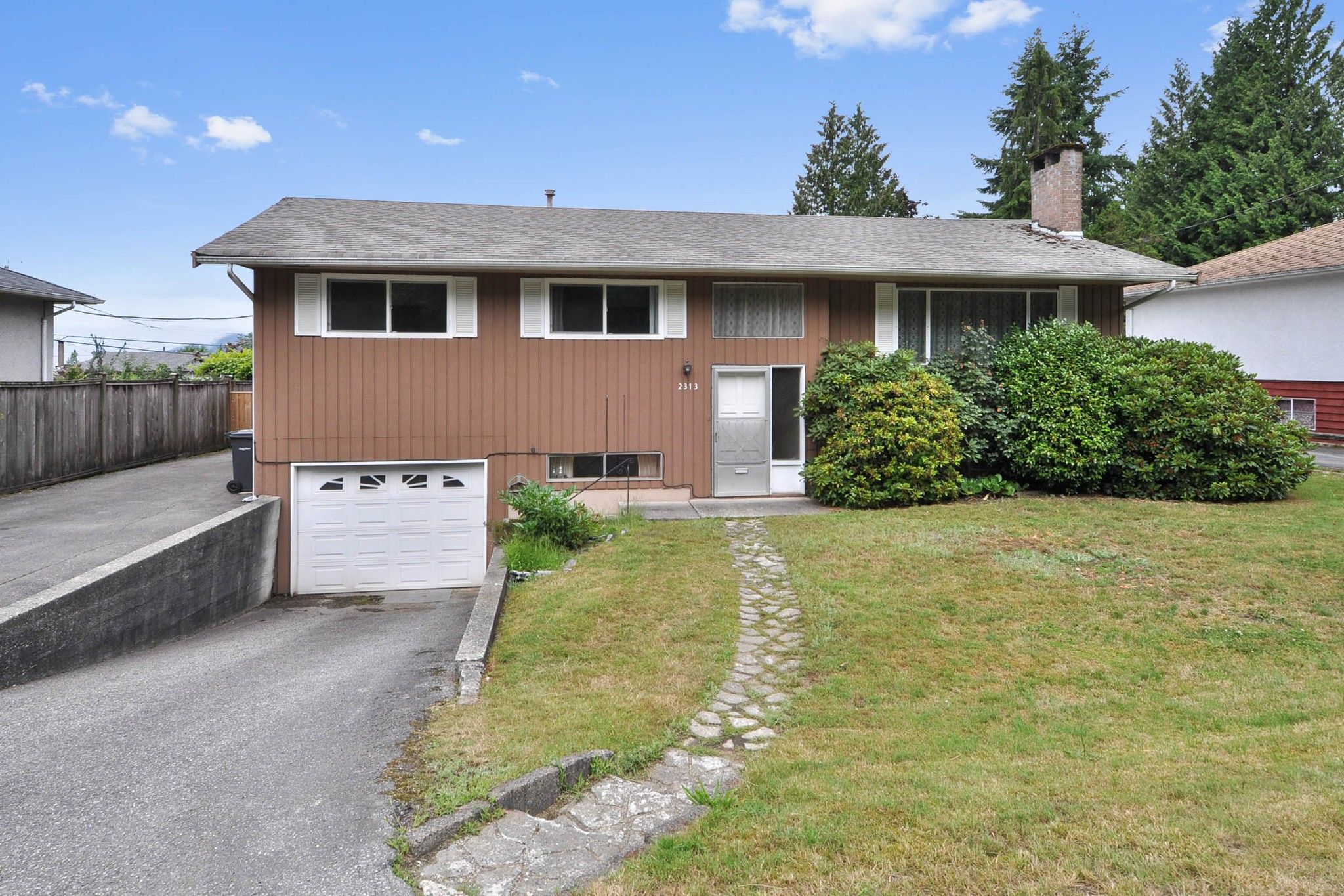 Main Photo: 2313 COMO LAKE Avenue in Coquitlam: Chineside House for sale : MLS®# R2388534