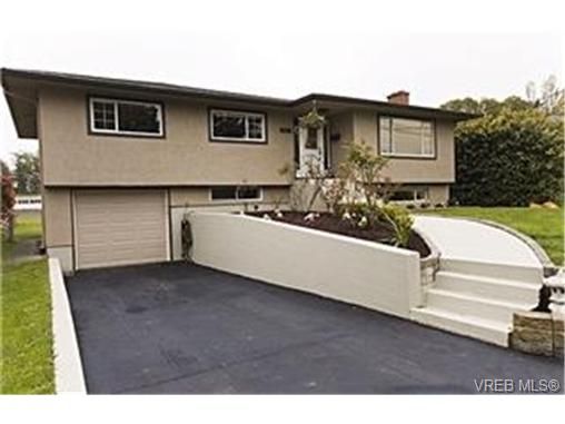 Main Photo:  in VICTORIA: SE Mt Tolmie House for sale (Saanich East)  : MLS®# 468558
