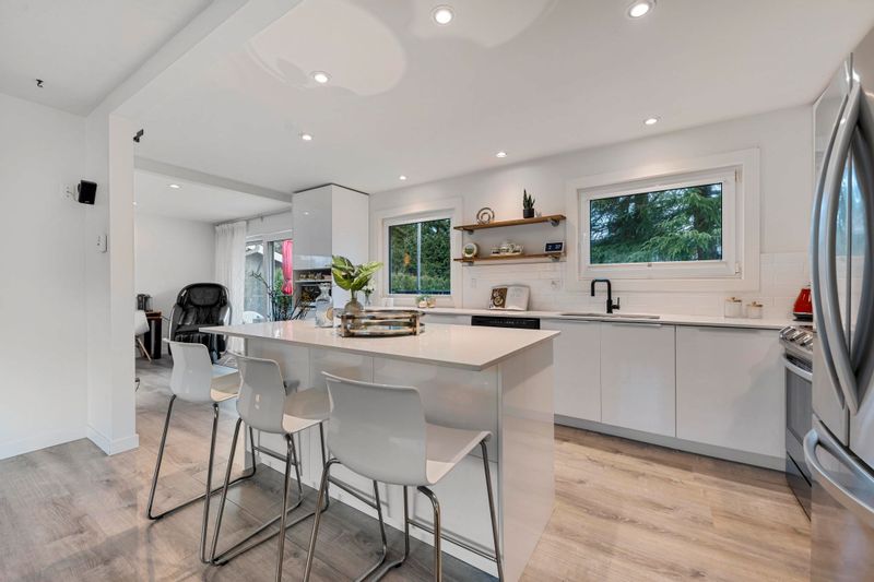 FEATURED LISTING: 35365 SELKIRK Avenue Abbotsford