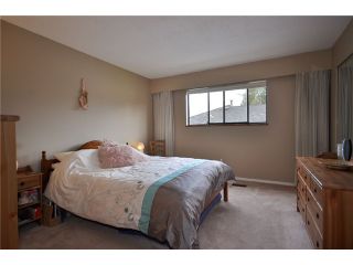 Photo 6: 1530 HATTON Avenue in Burnaby: Simon Fraser Univer. House for sale in "DUTHIE/SFU" (Burnaby North)  : MLS®# V851270