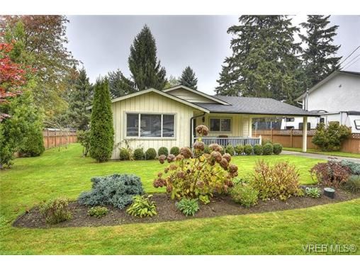 Main Photo: 614 Kildew Rd in VICTORIA: Co Hatley Park House for sale (Colwood)  : MLS®# 715315