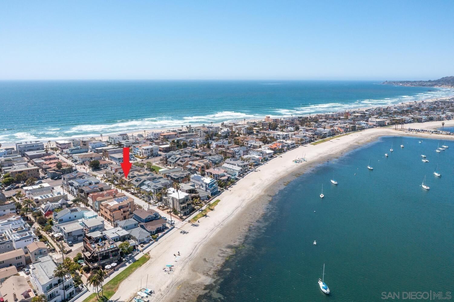 Main Photo: MISSION BEACH Condo for sale : 2 bedrooms : 816 Santa Barbara Pl in San Diego