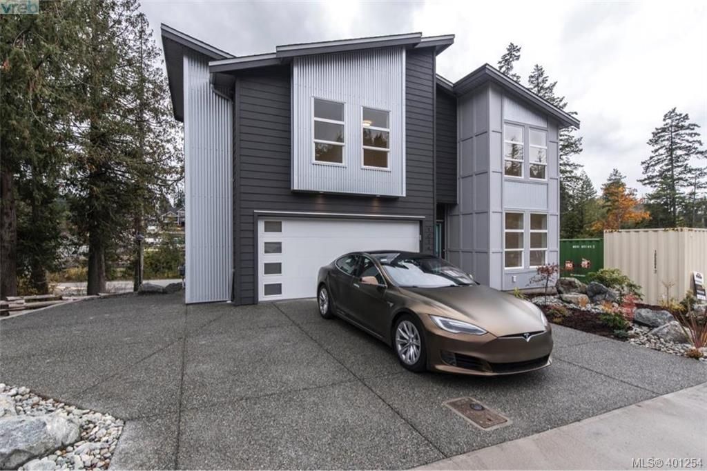 Main Photo: 1014 Golden Spire Cres in VICTORIA: La Olympic View House for sale (Langford)  : MLS®# 800704