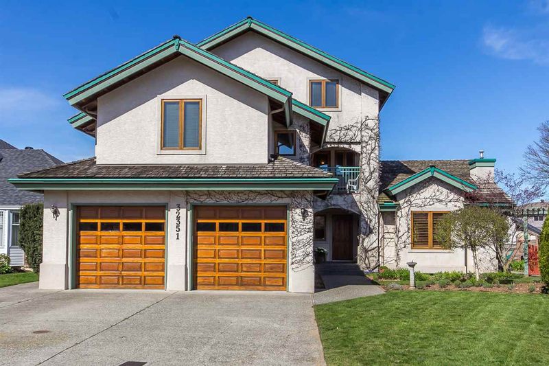 FEATURED LISTING: 32351 NAKUSP Drive Abbotsford