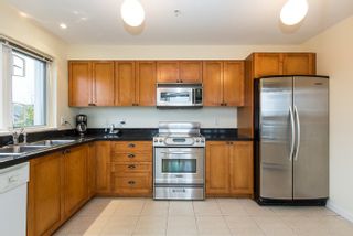 Photo 13: 317 7089 MONT ROYAL SQUARE in Vancouver East: Champlain Heights Condo for sale ()  : MLS®# R2007103