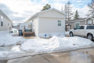 Photo 1: 16 Shay Crescent in Winnipeg: South Glen Residential for sale (2F)  : MLS®# 202405230