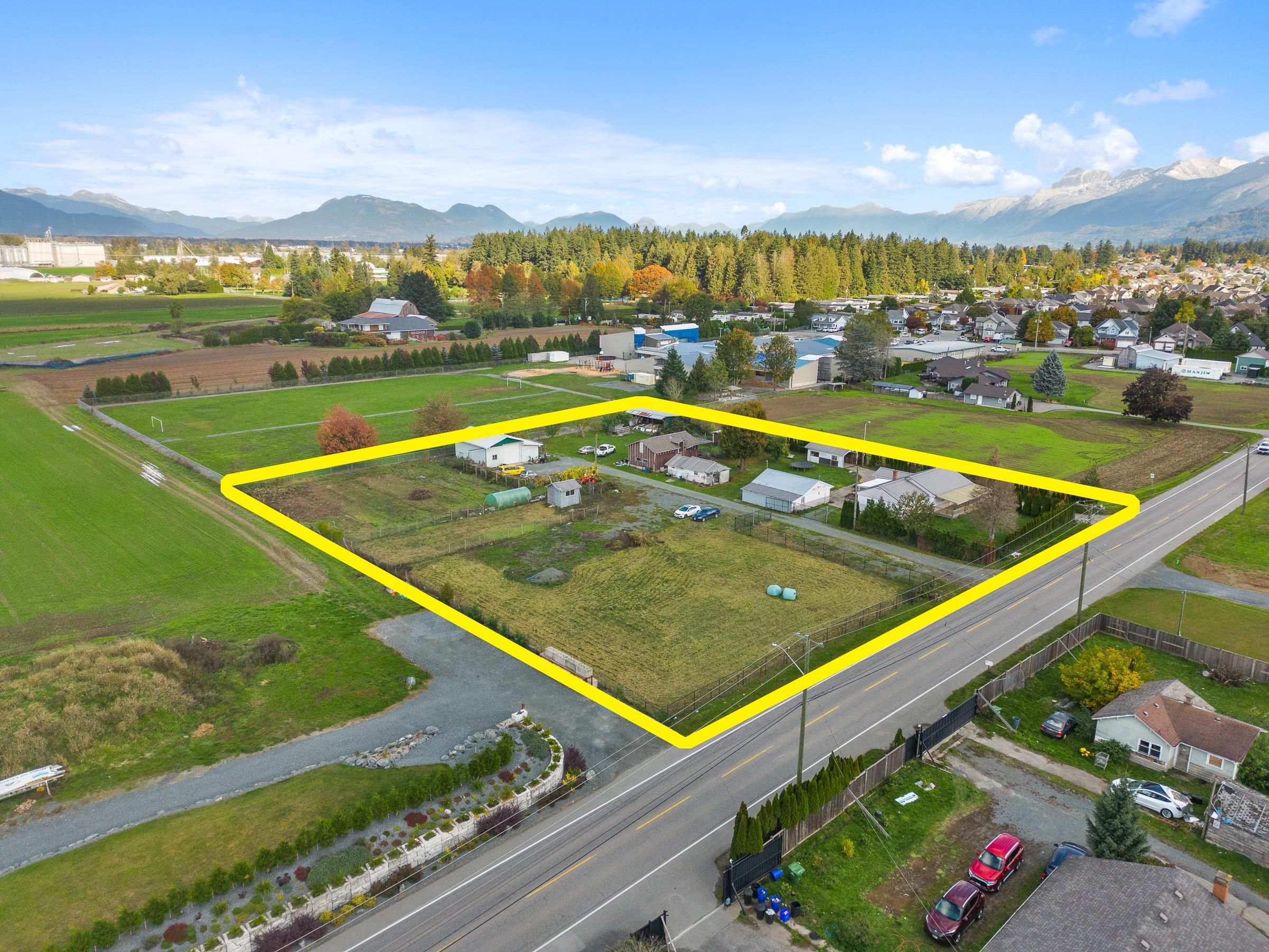 Main Photo: 44233 KEITH WILSON Road in Chilliwack: Sardis South House for sale (Sardis)  : MLS®# R2827820