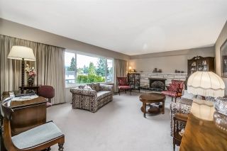 Photo 3: 1600 EDEN Avenue in Coquitlam: Central Coquitlam House for sale : MLS®# R2234330