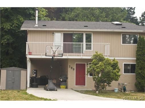 Main Photo: 589 Hansen Ave in VICTORIA: La Thetis Heights Half Duplex for sale (Langford)  : MLS®# 578189