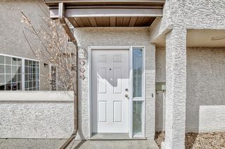 Photo 2: 605 1997 Sirocco Drive SW in Calgary: Signal Hill Row/Townhouse for sale : MLS®# A2042401