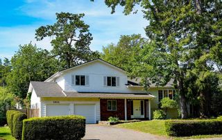Main Photo: 2025 Cedar Hill Cross Rd in Oak Bay: OB Henderson House for sale : MLS®# 932950