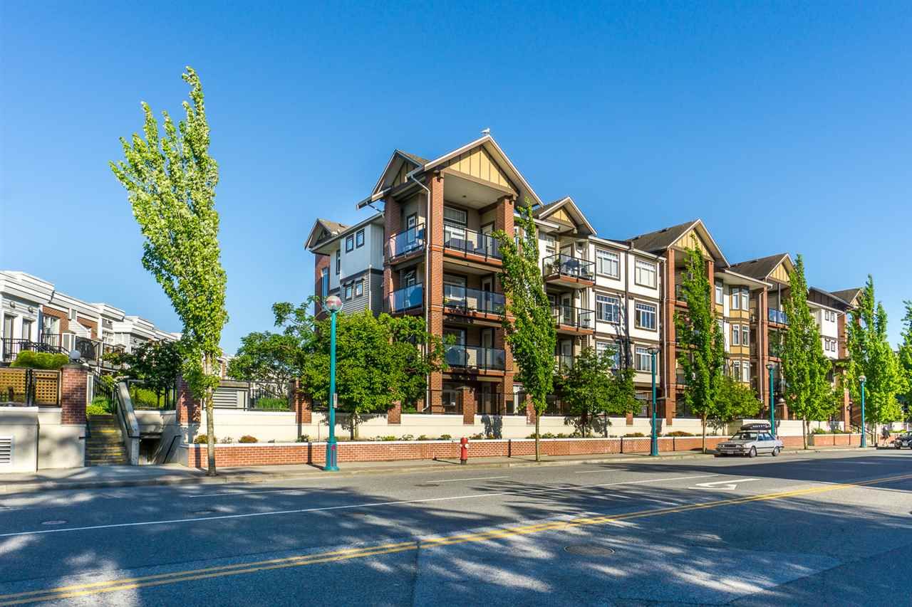 Main Photo: 450 5660 201A STREET in : Langley City Condo for sale : MLS®# R2216927