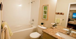 Photo 5: PH7 3688 Inverness Street in Vancouver: Condo for sale in "Charm"