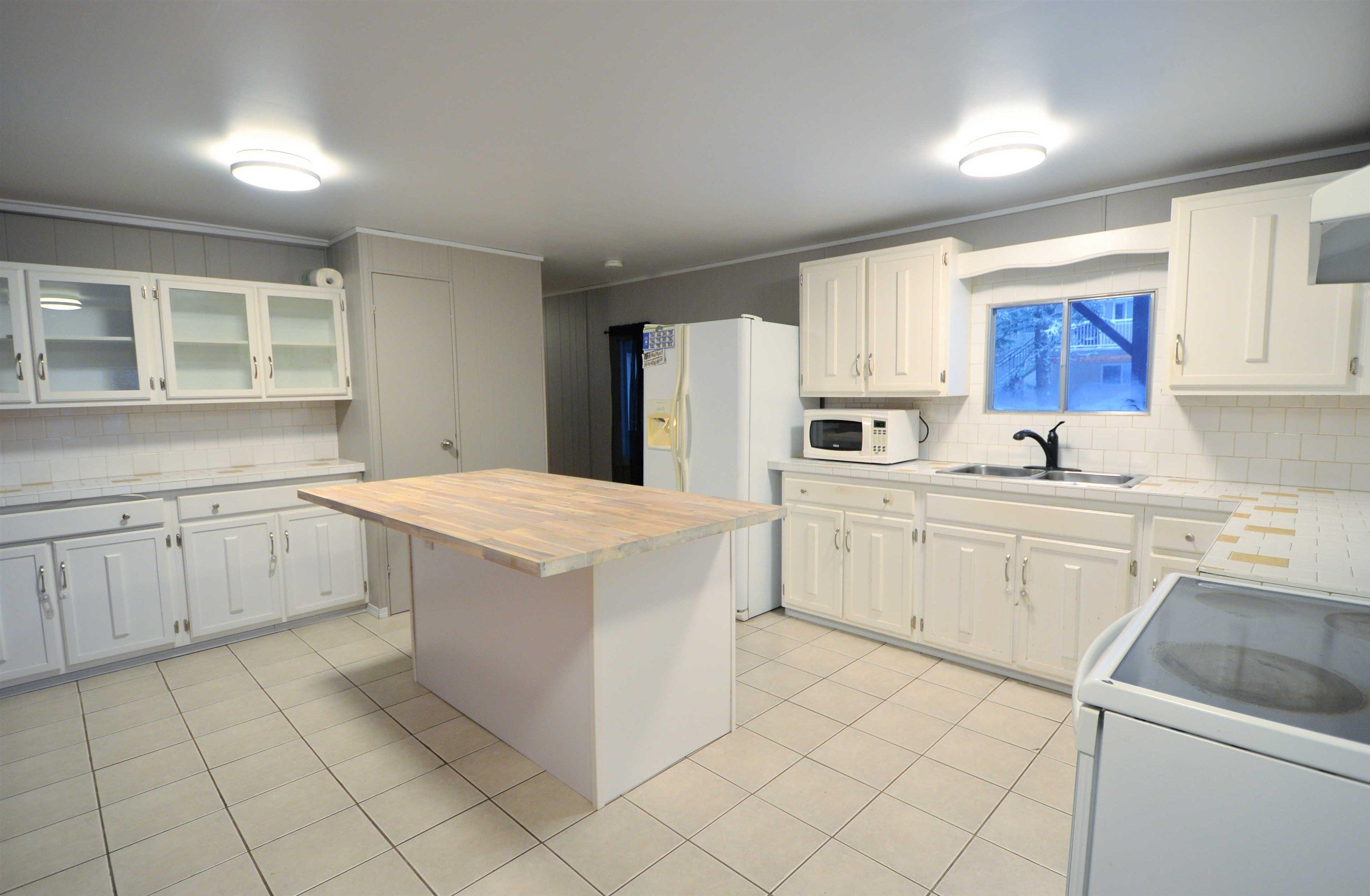Photo 3: Photos: 7105 CARIBOU Road in Prince George: Lafreniere Manufactured Home for sale in "Lafreniere" (PG City South (Zone 74))  : MLS®# R2637822
