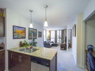 Photo 2: 305 814 ROYAL Avenue in New Westminster: Downtown NW Condo for sale in "NEWS NORTH" : MLS®# R2118221