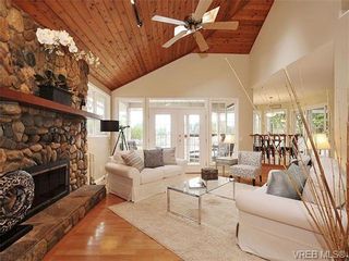 Photo 4: 948 Page Avenue in : La Glen Lake House for sale (Langford)  : MLS®# 320355