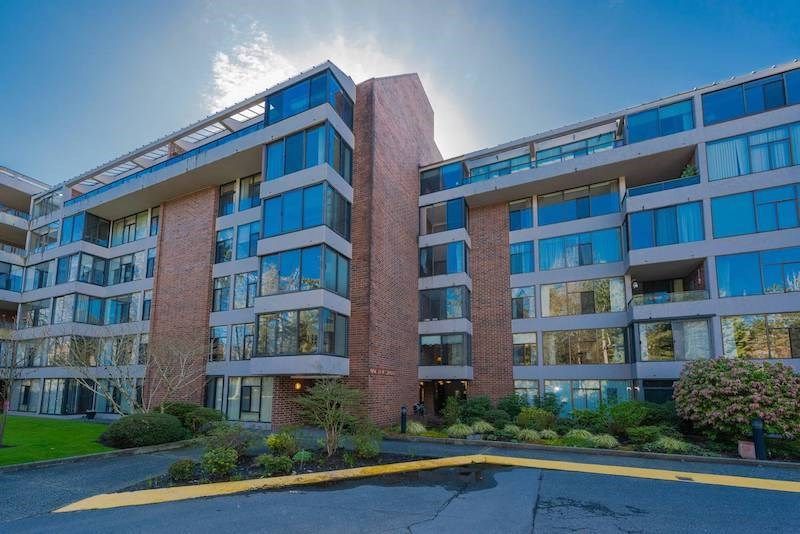 Main Photo: 209 4101 YEW STREET in : Quilchena Condo for sale (Vancouver West)  : MLS®# R2255175